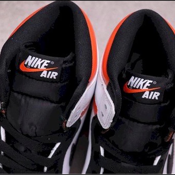 Retro 1 electro orange comes with box and shoe main image 5